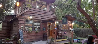 Bajo Los Almendros image 1