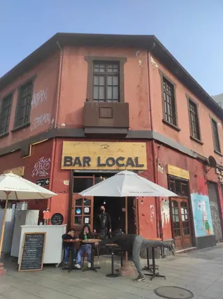 Bar Local image 4
