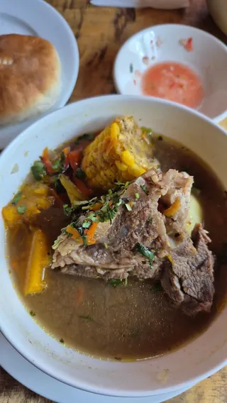 Cajón del Plato Restaurant image 3