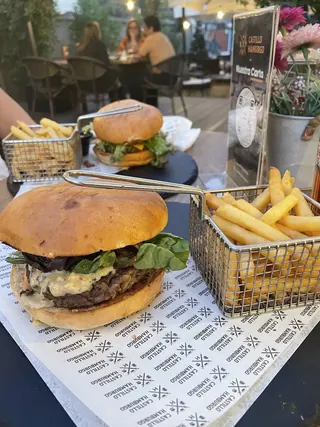 Castillo Hamburger image 3