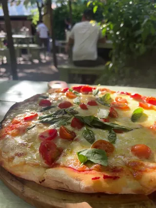 Cervecería y Pizzería Jauría image 2