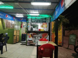 El Griego Sandwicheria image 4