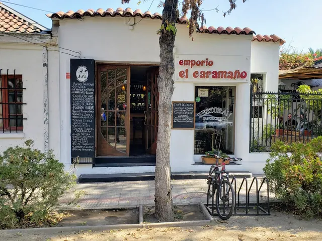 Emporio El Caramaño, Barrio Italia, Santiago