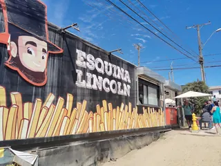Esquina Lincoln image 4