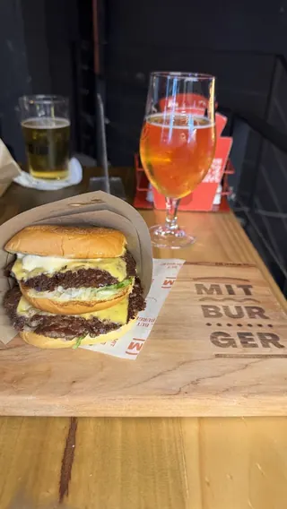 MIT Burger Alonso De Cordova image 4