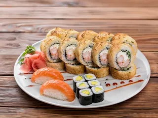 Praia Sushi Renaca image 5