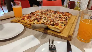 Sleepy Hollow Pizzeria image 3