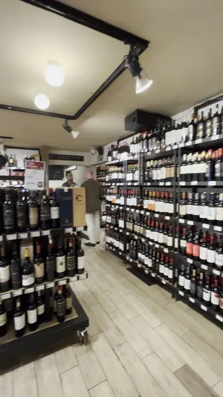 Store La Vinoteca Nueva Costanera image 2