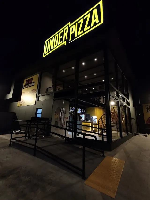 Under Pizza, Ñuñoa, Santiago