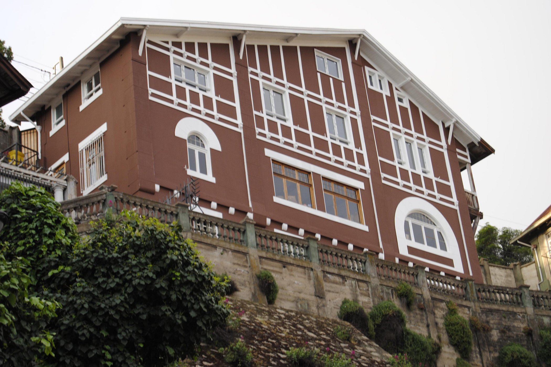 B & B Chocolate Manor House Hotel