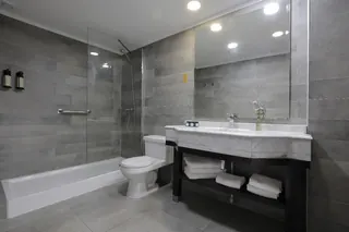 Mr. Hotel image 5