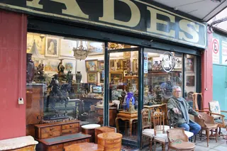 Bucarest Art & Antiques image 1