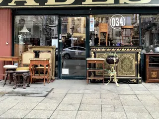Bucarest Art & Antiques image 3