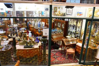 Bucarest Art & Antiques image 4