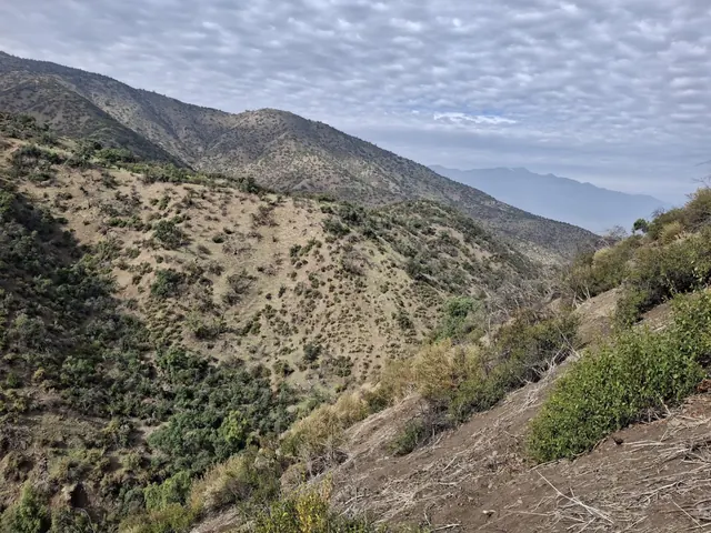 Cerro Loma Larga, Lo Barnechea, Santiago