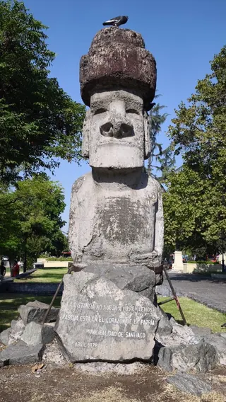 Easter Island Moai Statue image 1