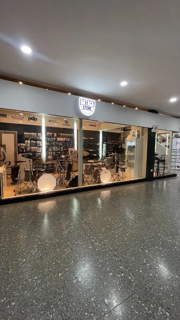 Galeria Plaza, Musical Instruments, Lastarria, Santiago
