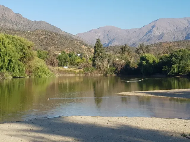 Laguna de Lo Barnechea, Lo Barnechea, Santiago