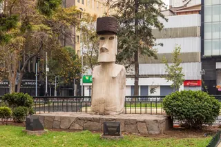 Moai statue image 1