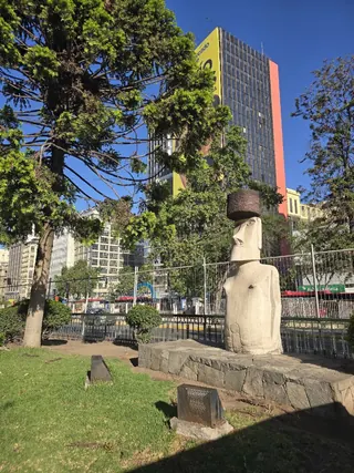 Moai statue image 2