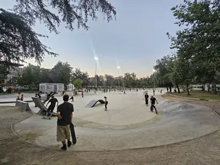 Parque Bustamante Skatepark image 1