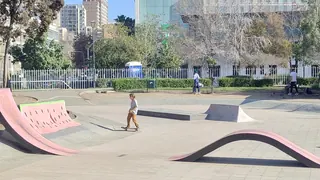 Parque Bustamante Skatepark image 2