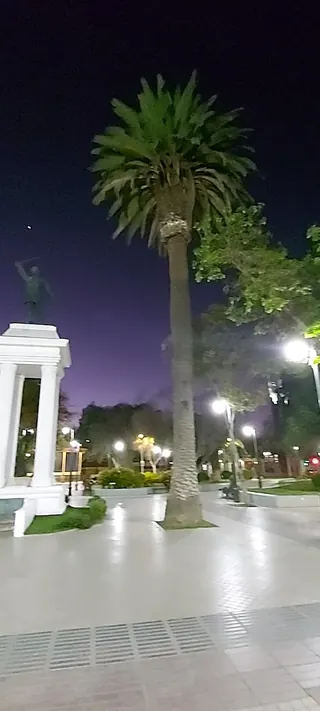 Plaza de Armas de Melipilla image 2