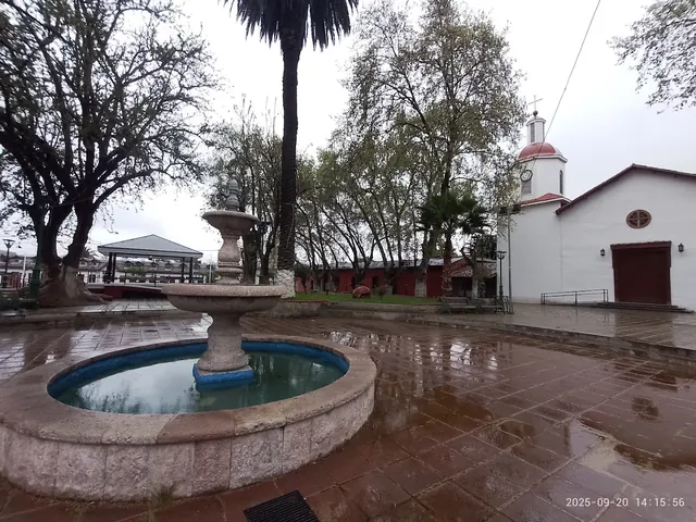 Plaza Independencia, El Monte, Santiago
