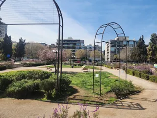 Plaza Loreto Cousiño image 3