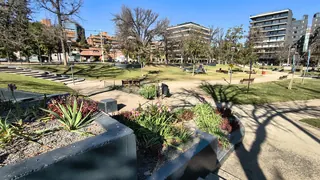 Plaza Raúl Deves image 1