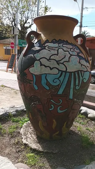 Pomaire Plaza image 2