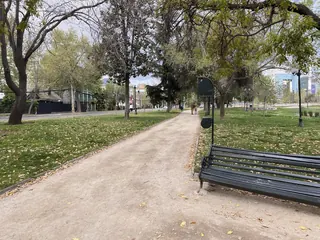 República del Ecuador Park image 3