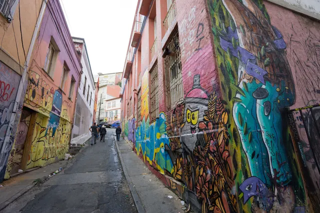 Tour del Graffiti Valparaiso, Valparaíso, Santiago